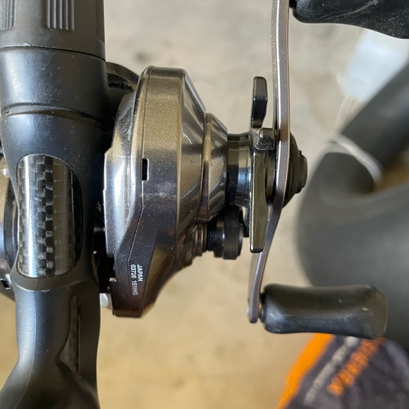 Shimano Chronarch MGL casting reel 151 HG - Picture 3 of 9